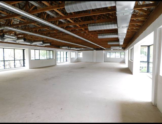 333M² OFFICE FOR SALE IN WOODMEAD